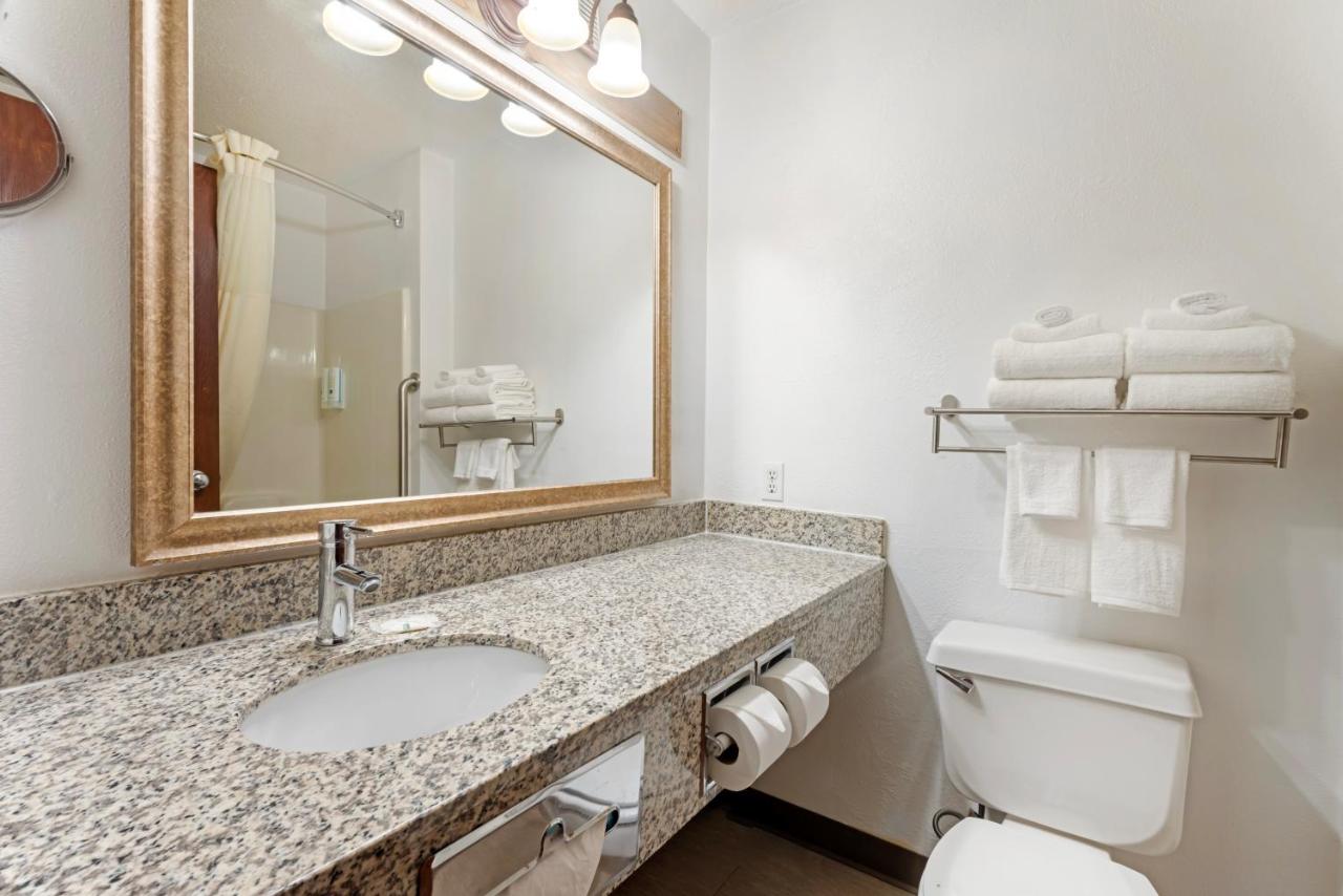 Queen Room with Two Queen Beds - Non-Smoking at Quality Inn Bemidji