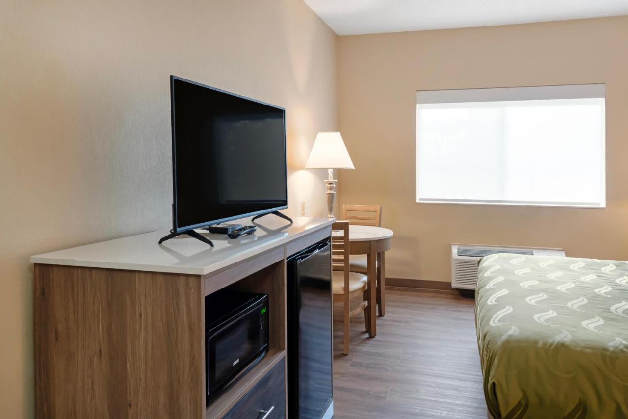 King Room - Non Smoking at Quality Inn Bemidji
