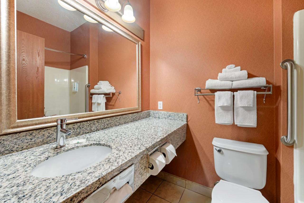 Queen Suite, Non Smoking at Quality Inn Bemidji