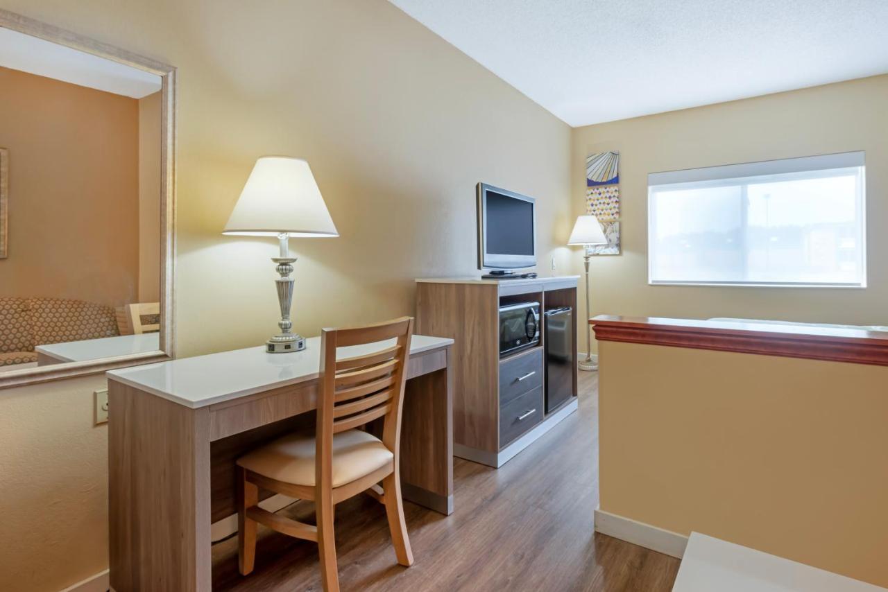 Queen Suite, Non Smoking at Quality Inn Bemidji