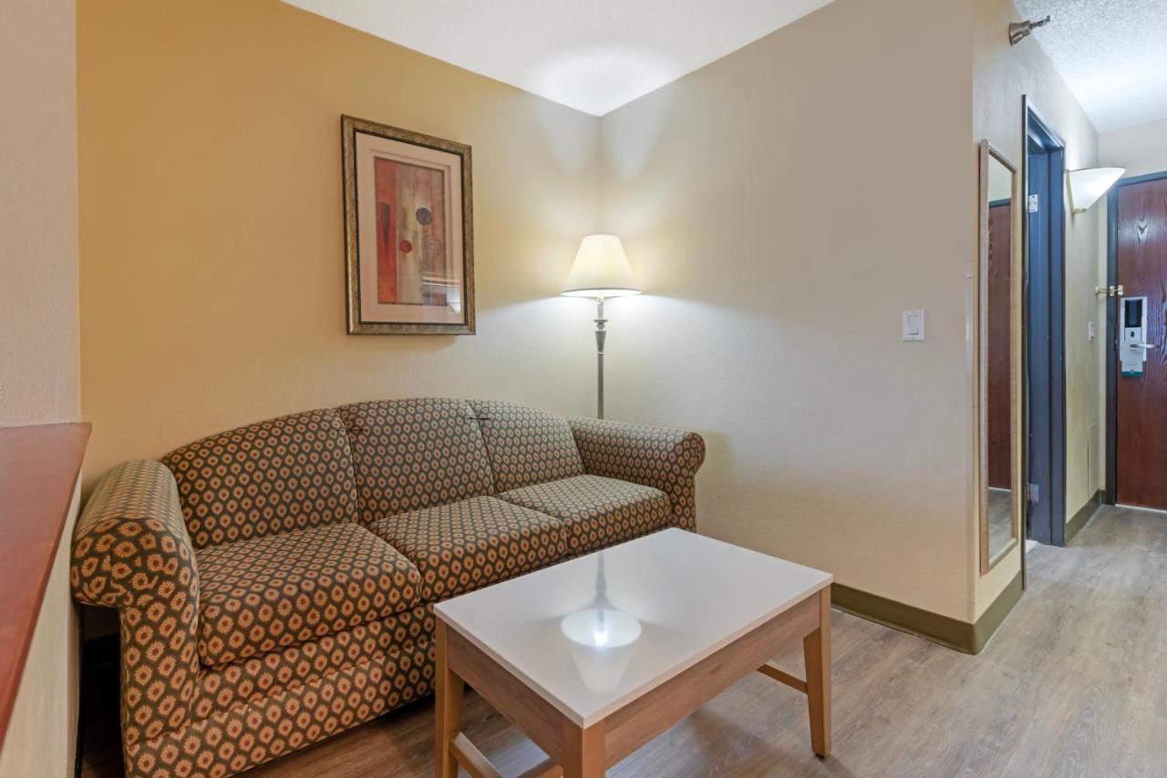 Suite with 2 Queen Beds Non Smoking at Quality Inn Bemidji
