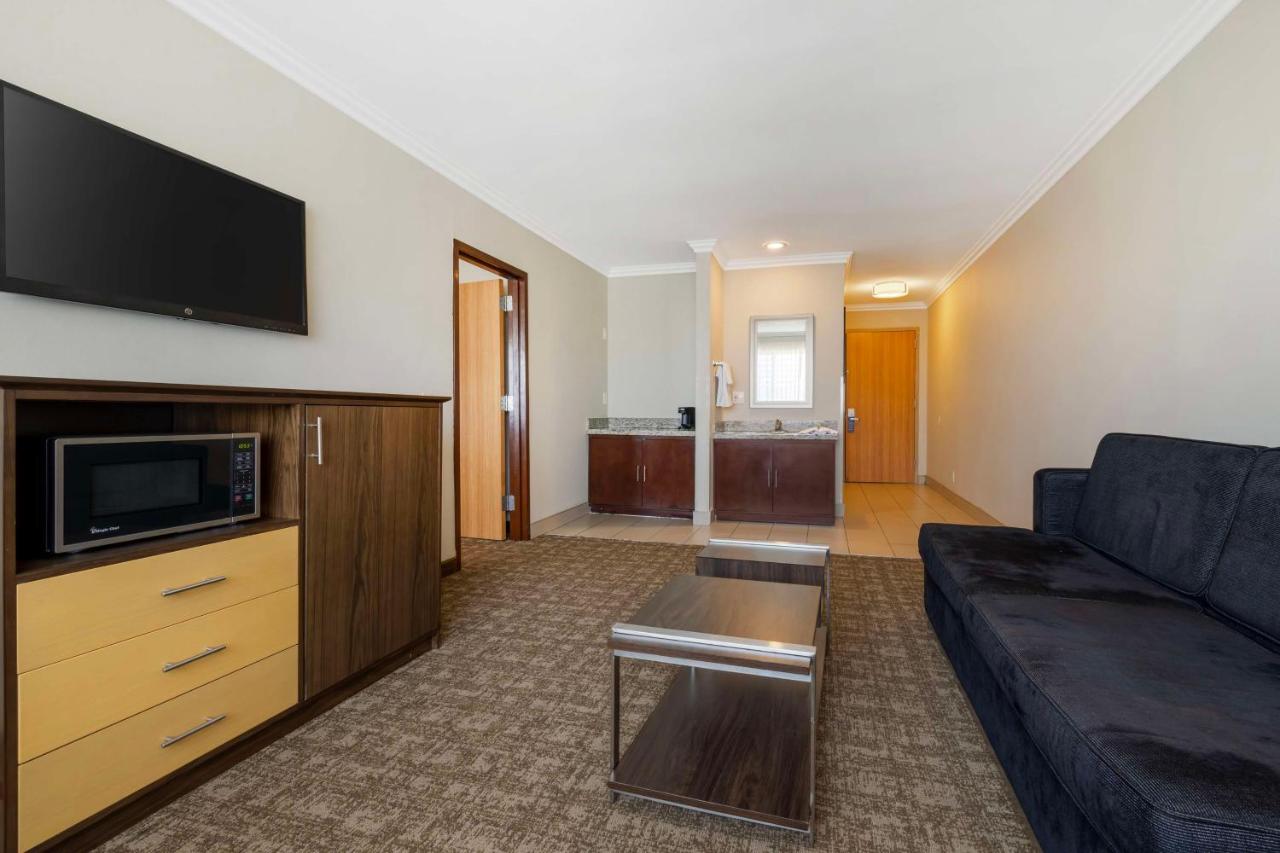 | Best Western Los Angeles Worldport Hotel