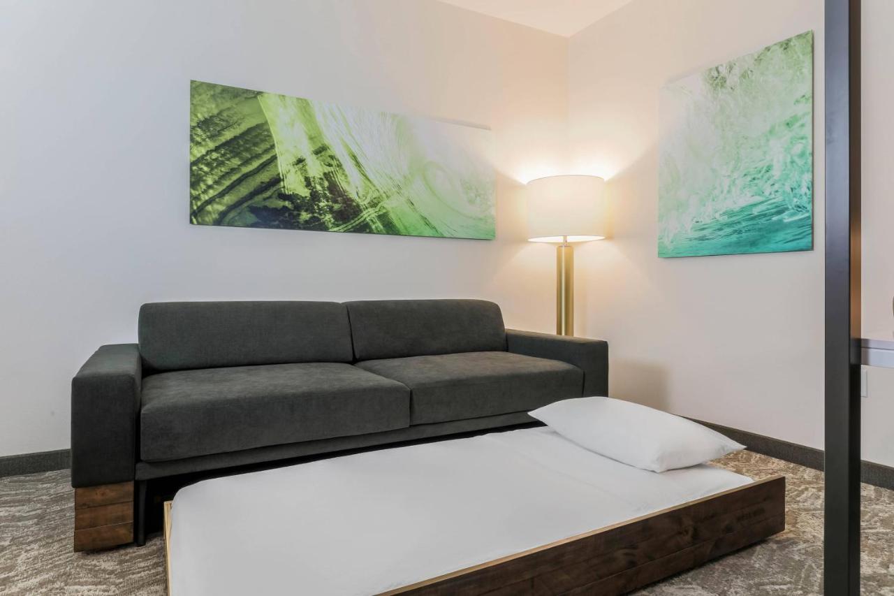 Large Suite with 2 queen beds, trundle bed and city view at SpringHill Suites by Marriott Tallahassee North