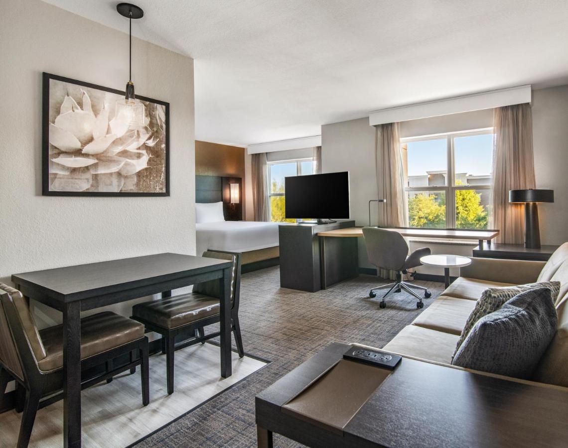 King Studio with Sofa Bed at Residence Inn Phoenix Glendale Sports & Entertainment District