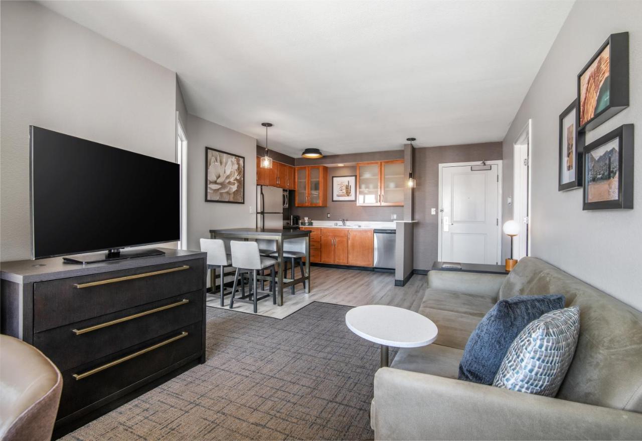 One-Bedroom Suite with Sofa Bed at Residence Inn Phoenix Glendale Sports & Entertainment District