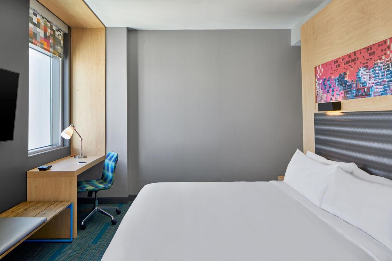 Aloft, Guest room, 1 King at Aloft by Marriott Miami Aventura