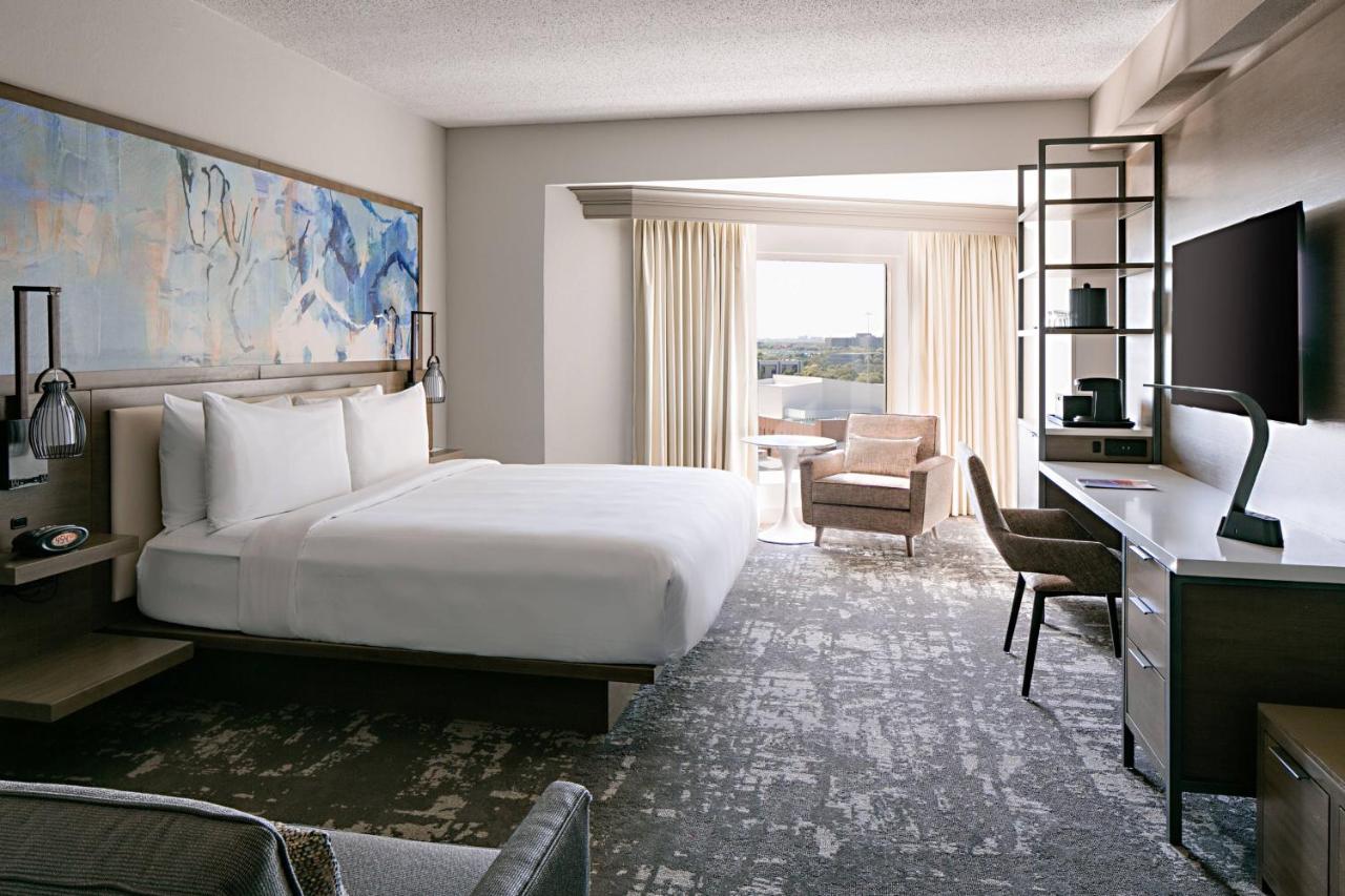Superior King Room with Sofa-Bed at Marriott Dallas Las Colinas
