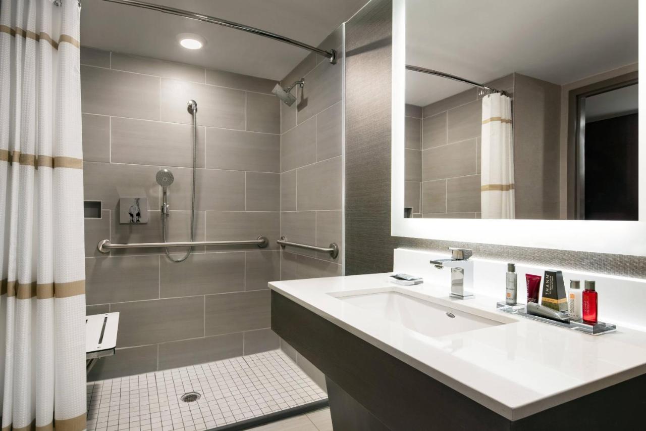 Standard Room - Concierge Level at Marriott Indianapolis North