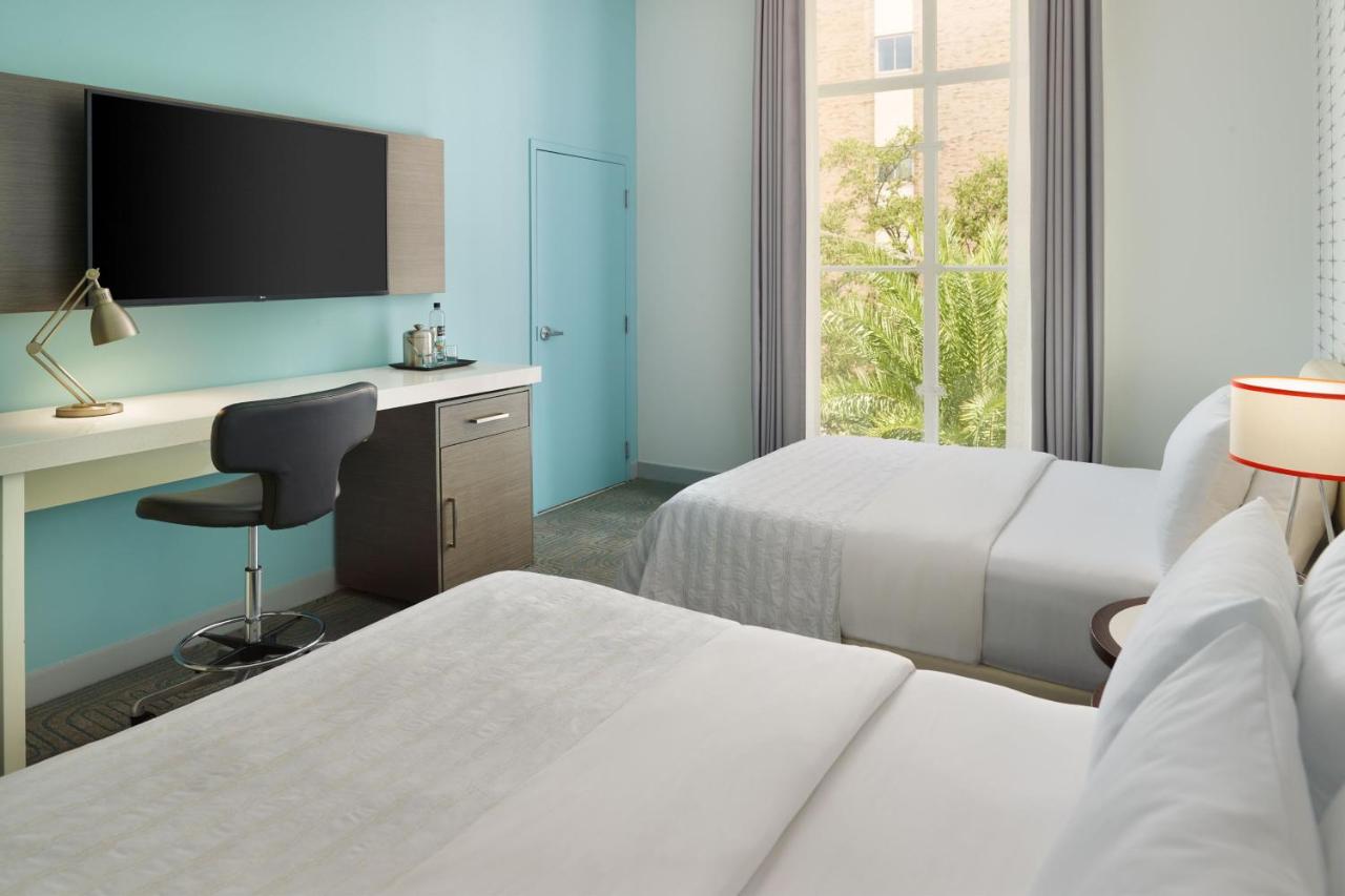 Deluxe, Guest room, 2 Queen at Le Méridien Tampa, The Courthouse