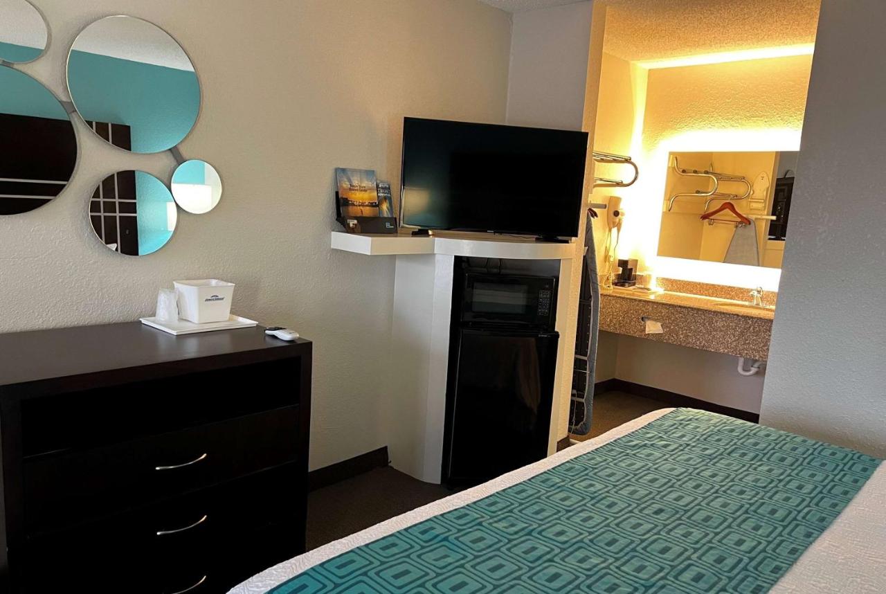 | Howard Johnson Houston Heights - Downtown