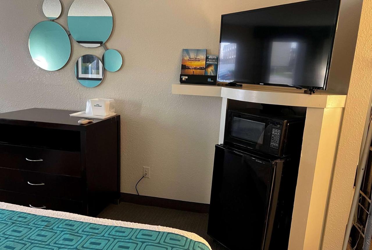 | Howard Johnson Houston Heights - Downtown