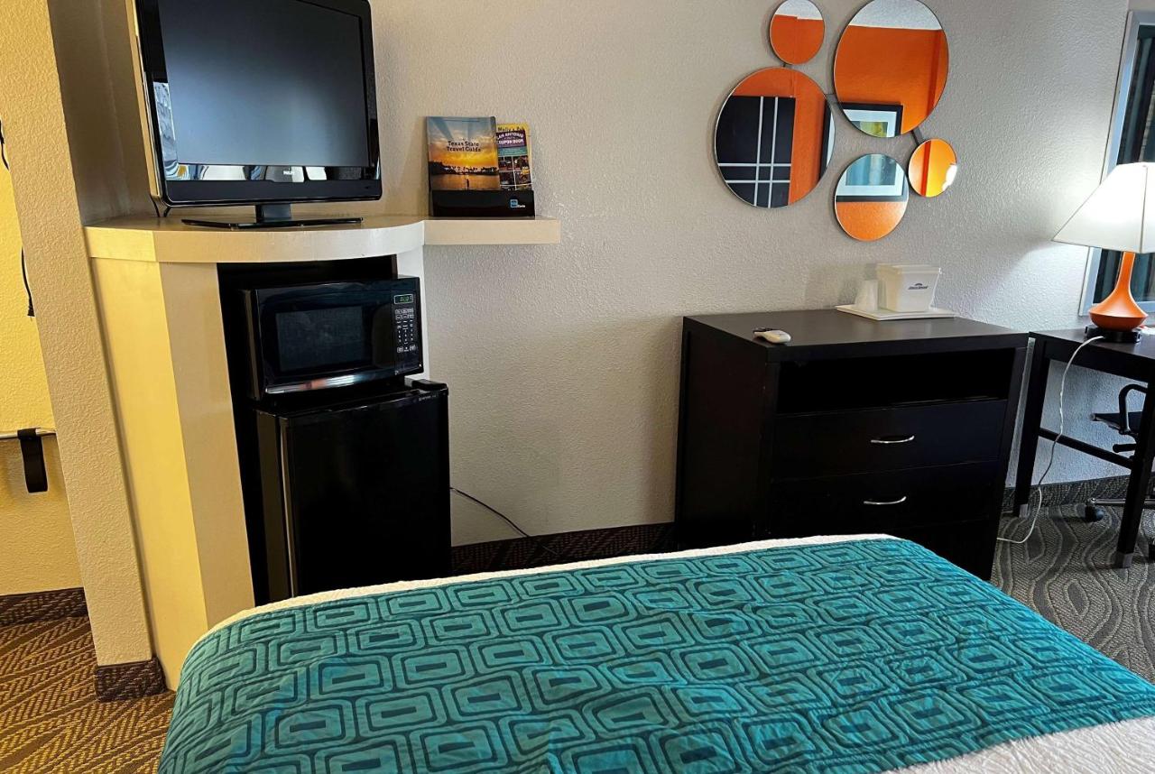 | Howard Johnson Houston Heights - Downtown