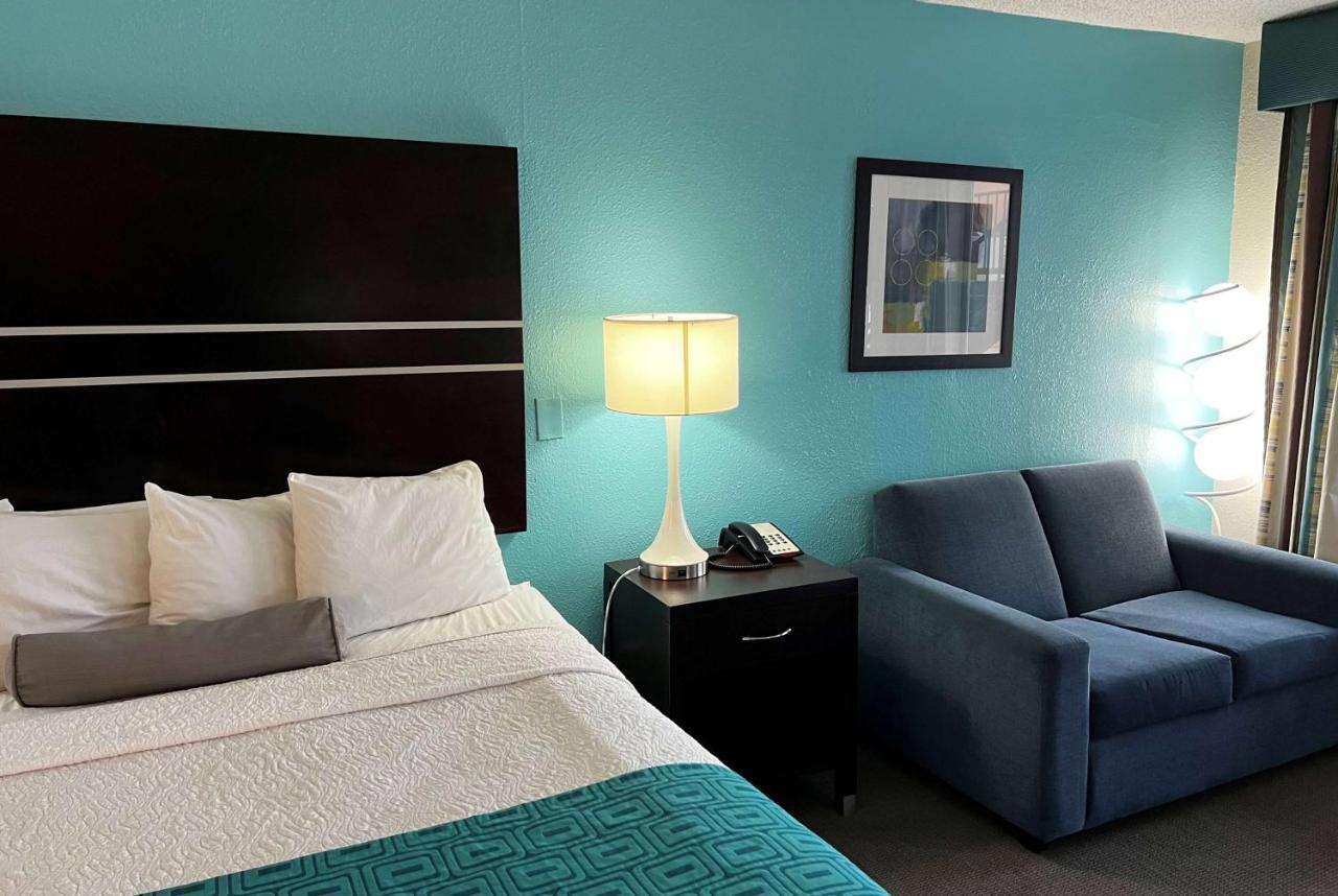 | Howard Johnson Houston Heights - Downtown
