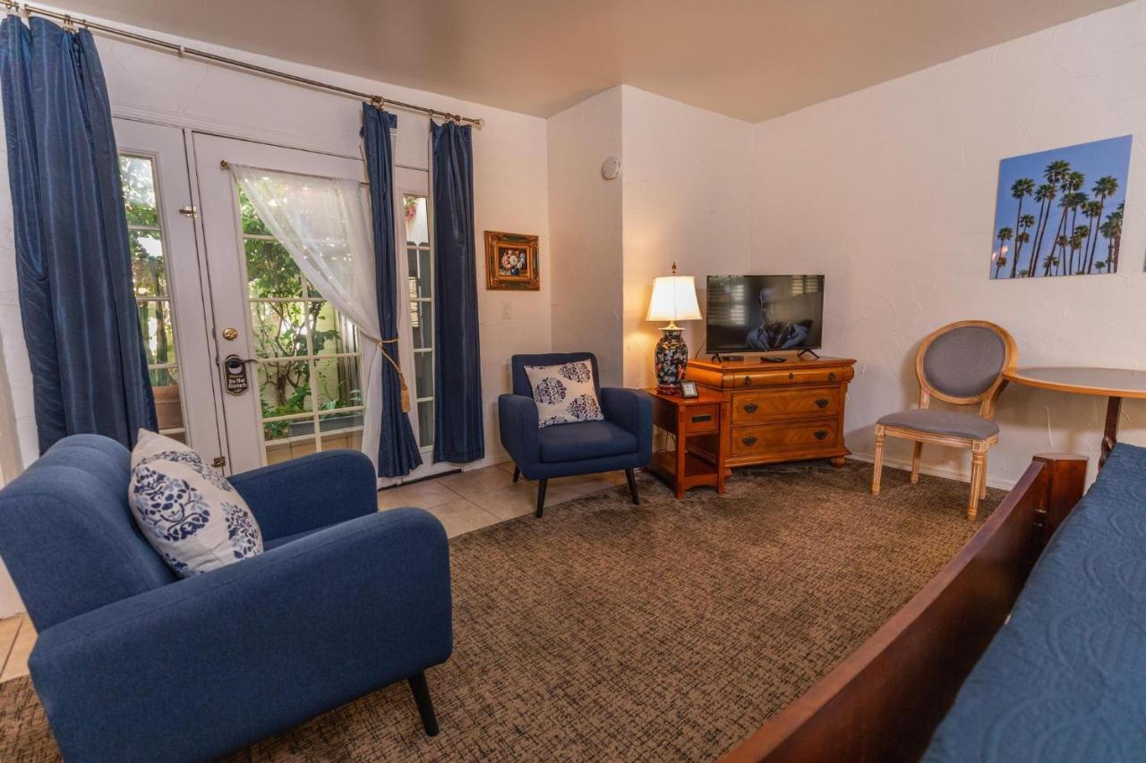 | Old Ranch Inn - Adults Only 21 & Up