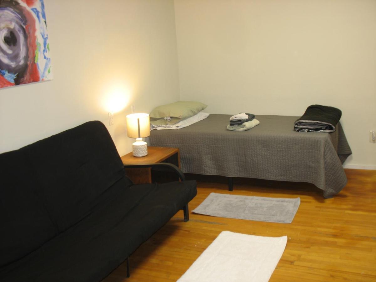 | Art Gallery Hostel