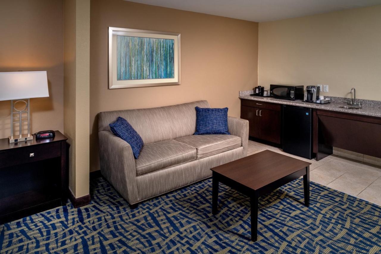 Two Queen Suite at Holiday Inn Express & Suites Lebanon by IHG
