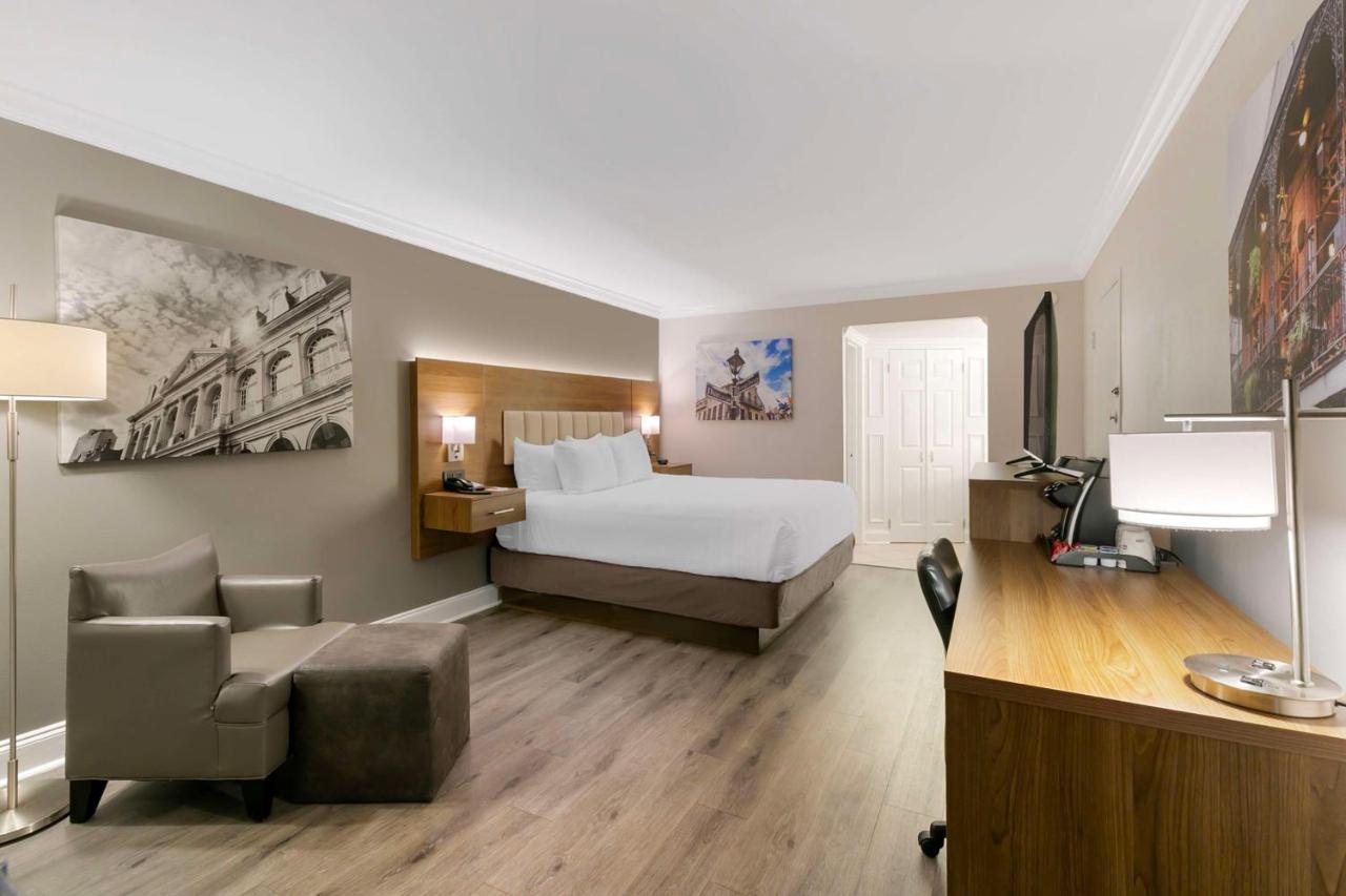 King Room - Non-Smoking at Best Western Plus Westbank
