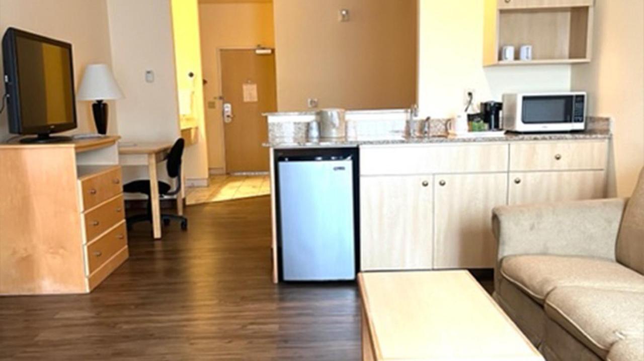 Family Suite at Lighthouse Suites Inn