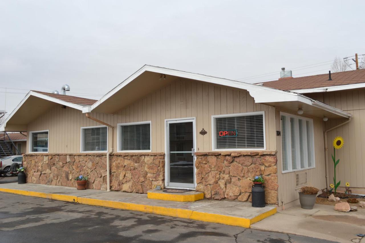  | Laramie Valley Inn