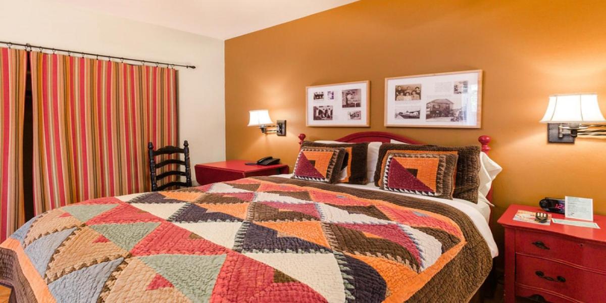 | Panama Hotel and Suites