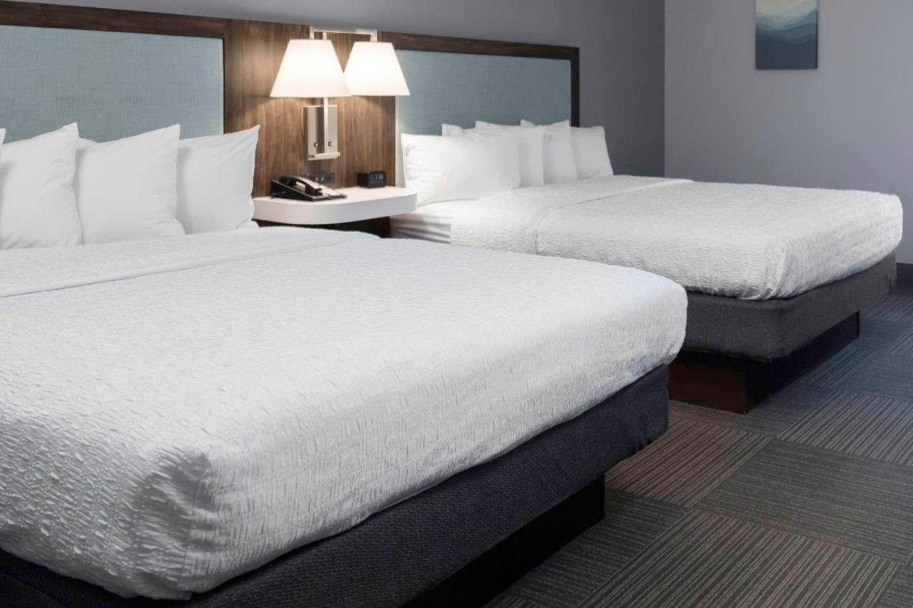 Double Queen Room at Hampton Inn Conyers