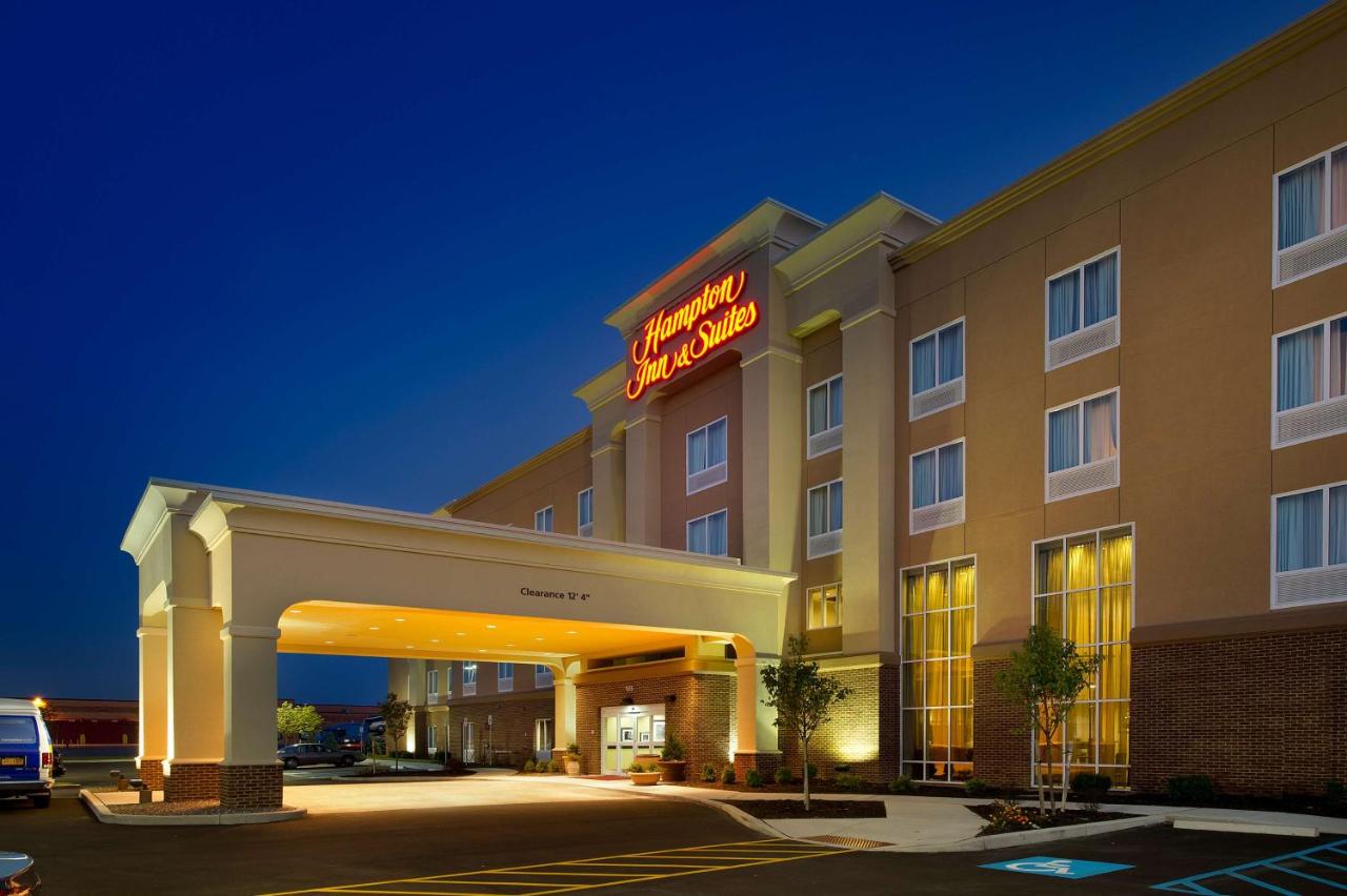| Hampton Inn & Suites - Buffalo Airport