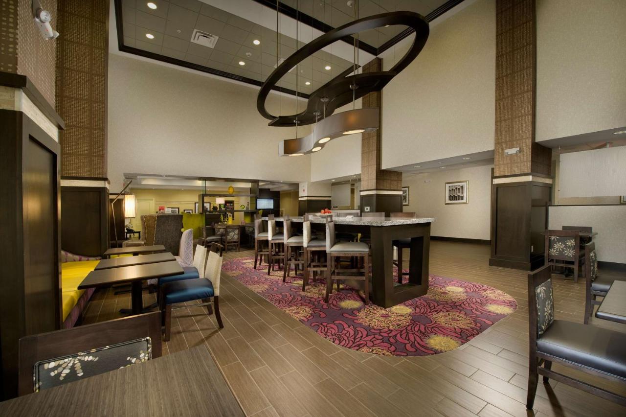 | Hampton Inn & Suites - Buffalo Airport