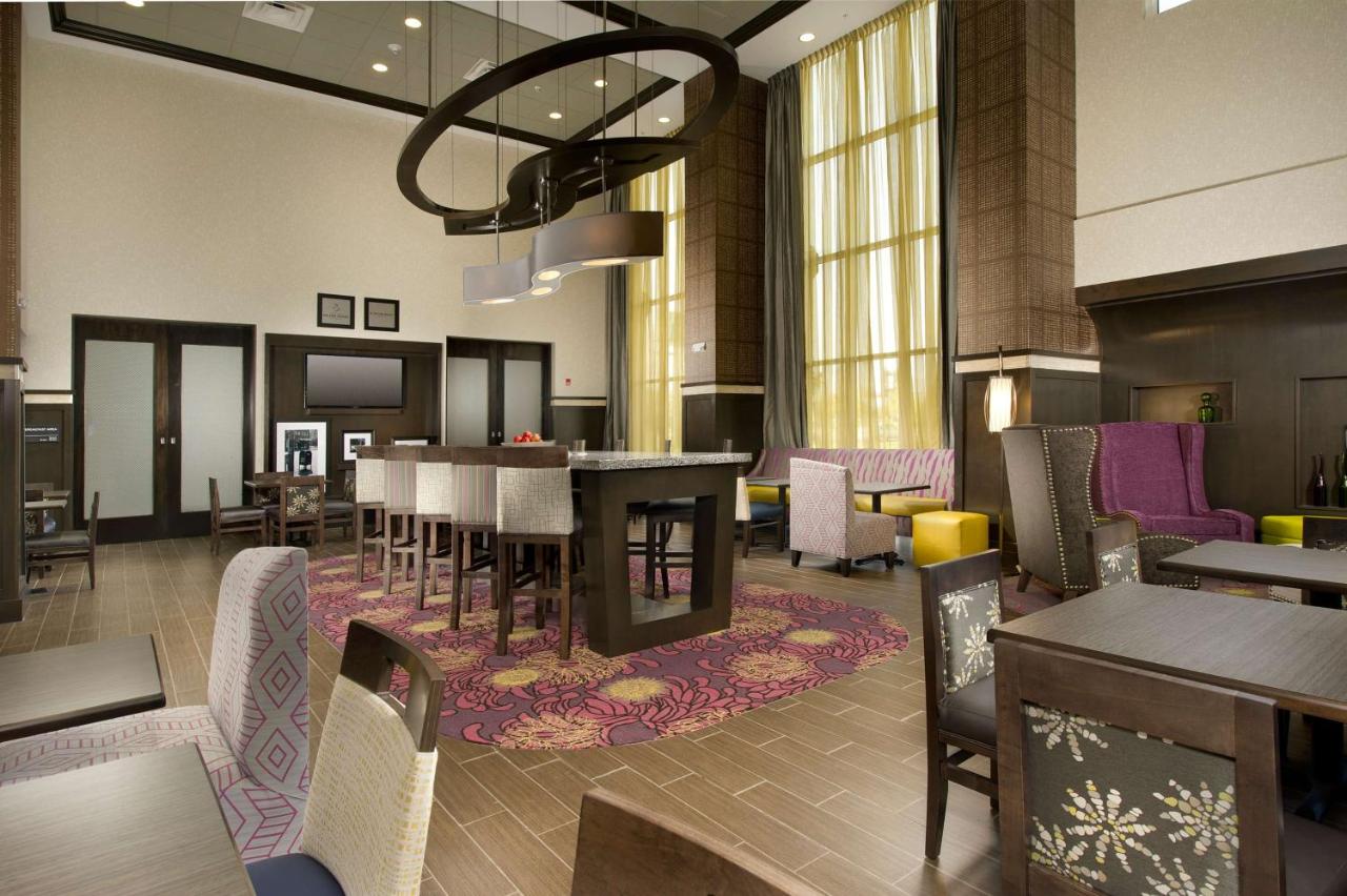 | Hampton Inn & Suites - Buffalo Airport
