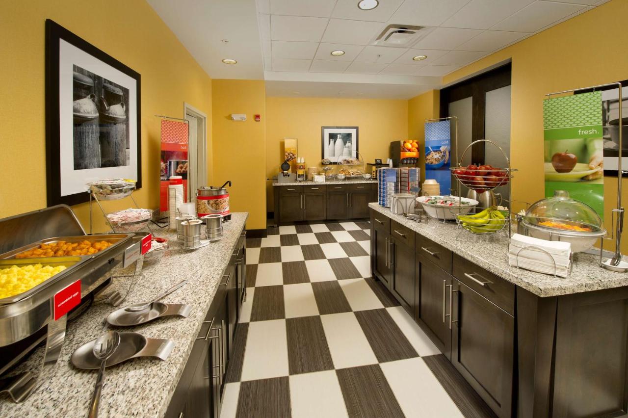 | Hampton Inn & Suites - Buffalo Airport