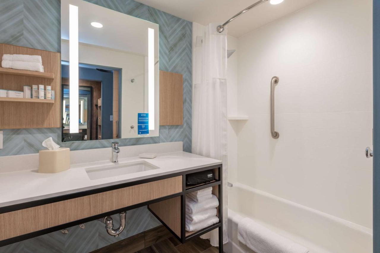 | Hilton Garden Inn Boston Canton, Ma