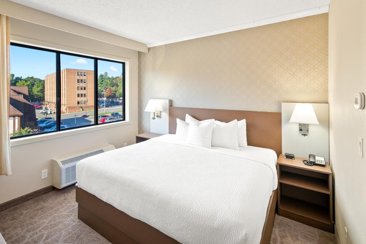 King Suite at English Inn of Charlottesville