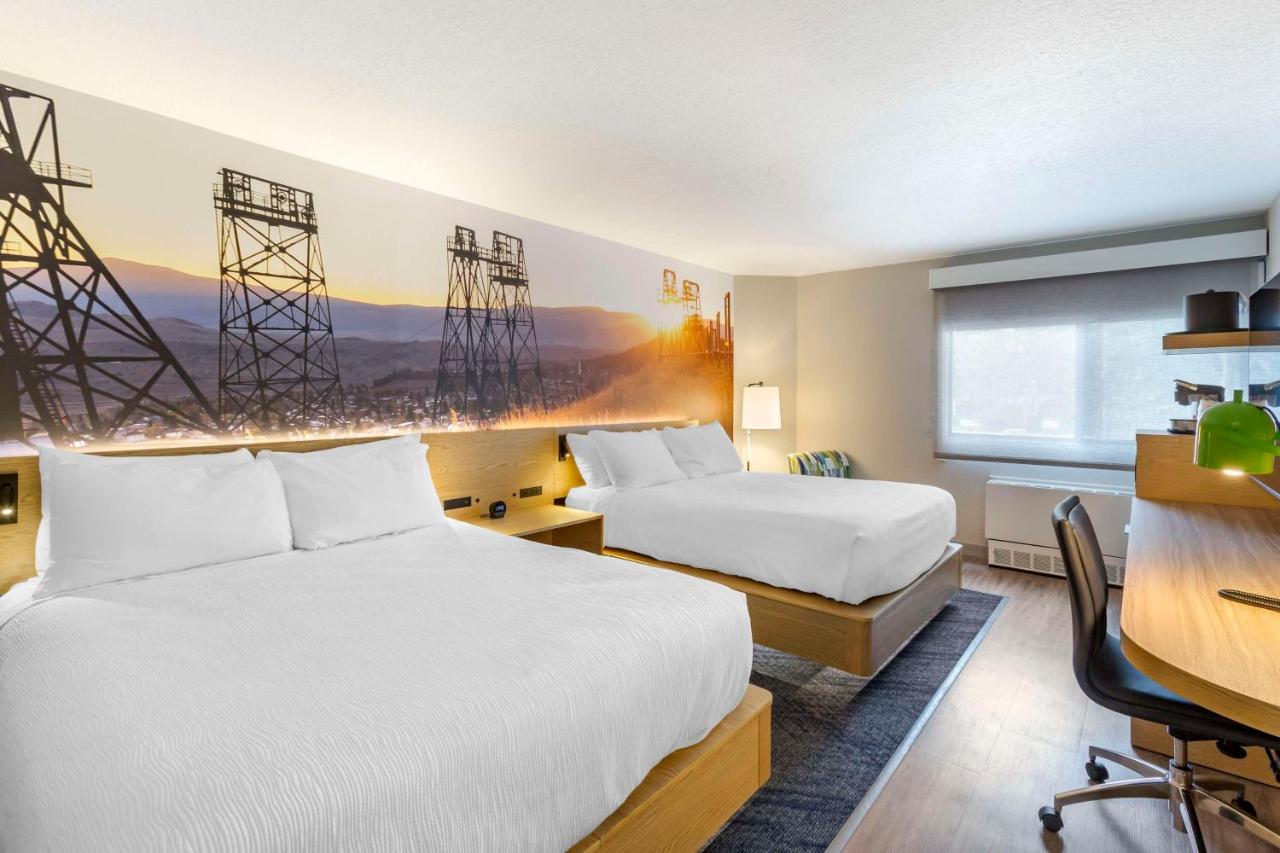 Queen Room with Two Queen Beds - Pet-friendly at Best Western Plus Butte Plaza Inn