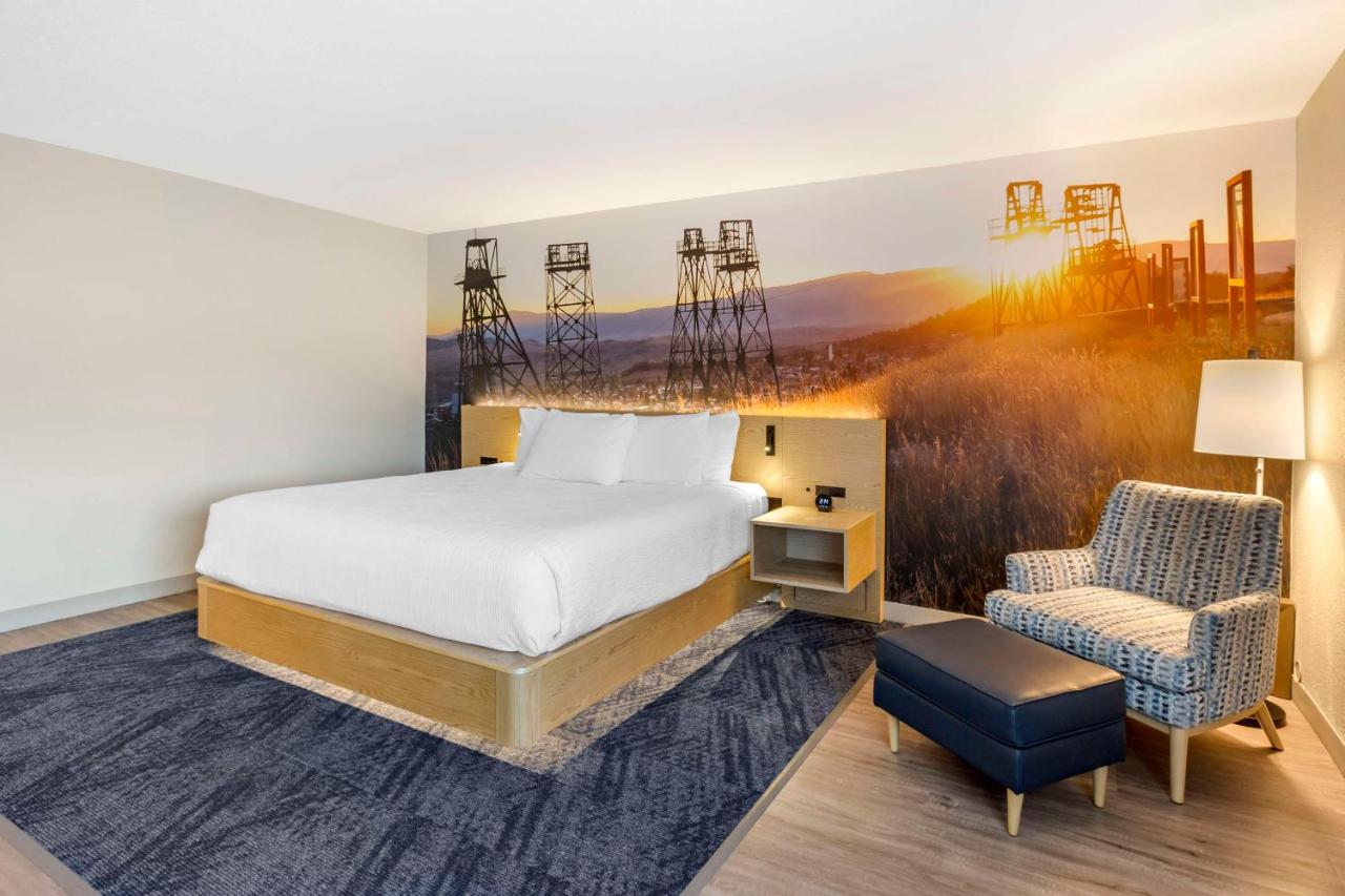 Deluxe King Room at Best Western Plus Butte Plaza Inn