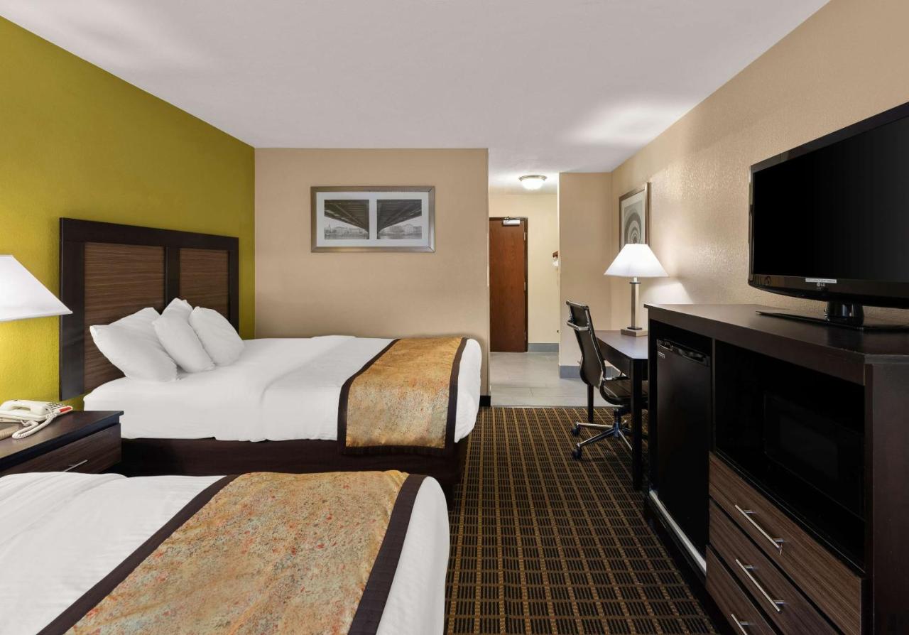 Double Room with Two Double Beds - Non-Smoking at Best Western Adena Inn