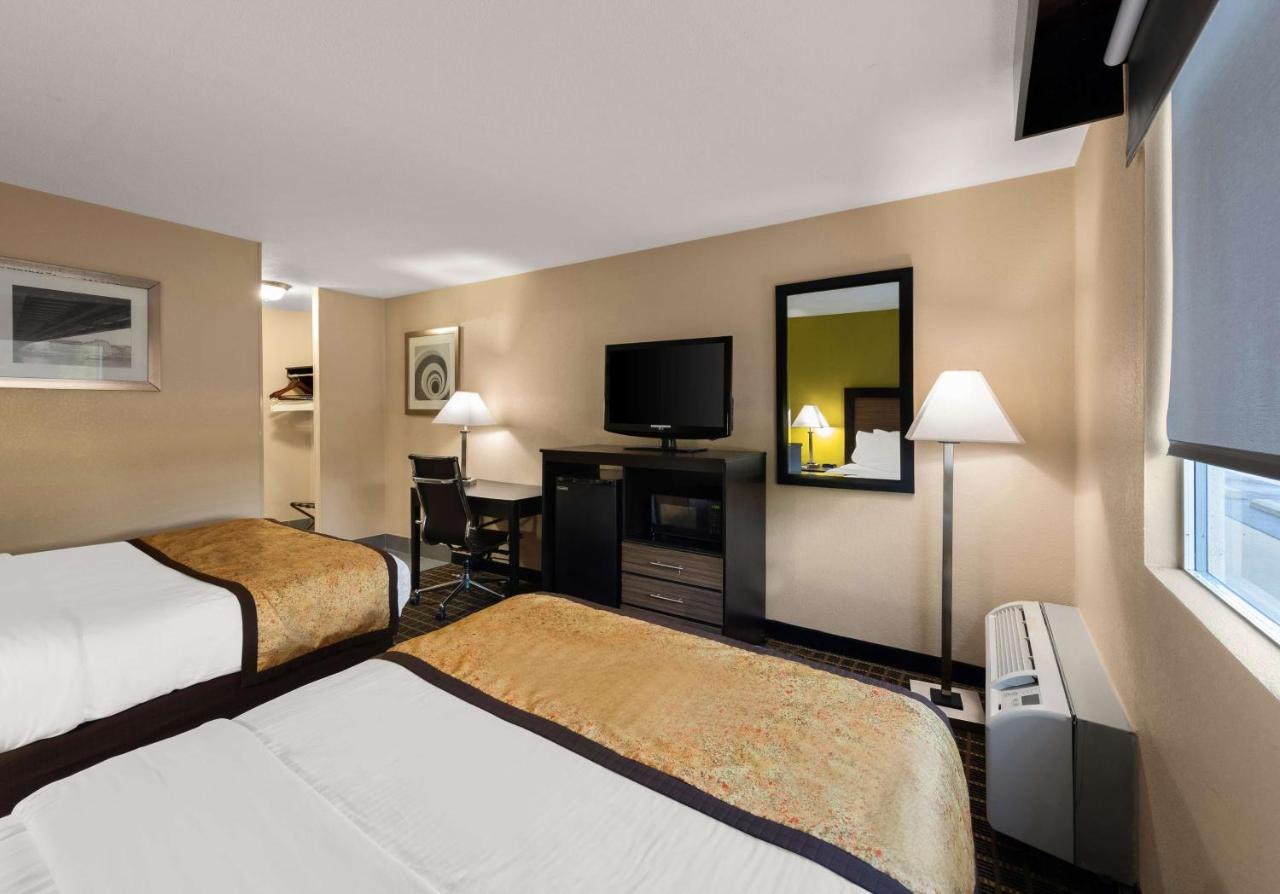 Double Room with Two Double Beds - Non-Smoking at Best Western Adena Inn