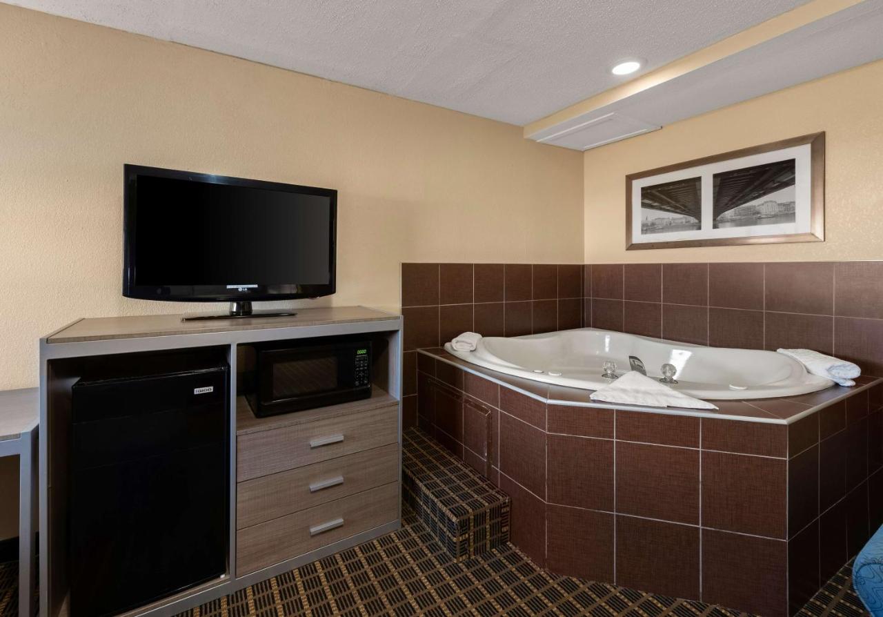 Queen Suite with Two Queen Beds - Non-Smoking at Best Western Adena Inn