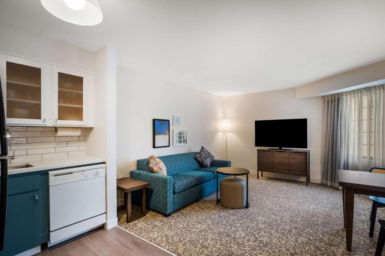 One-Bedroom Queen Suite with Roll-In Shower - Mobility Accessible at Sonesta ES Suites Denver South Park Meadows
