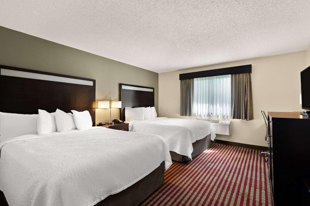Queen Room with Two Queen Beds - Non-Smoking at Best Western Germantown Inn