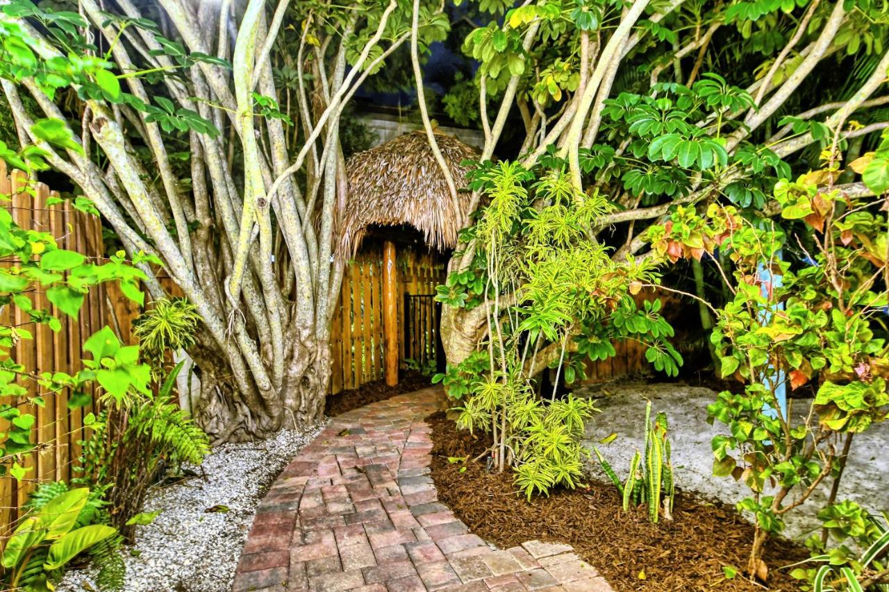  | Siesta Key Palms Resort