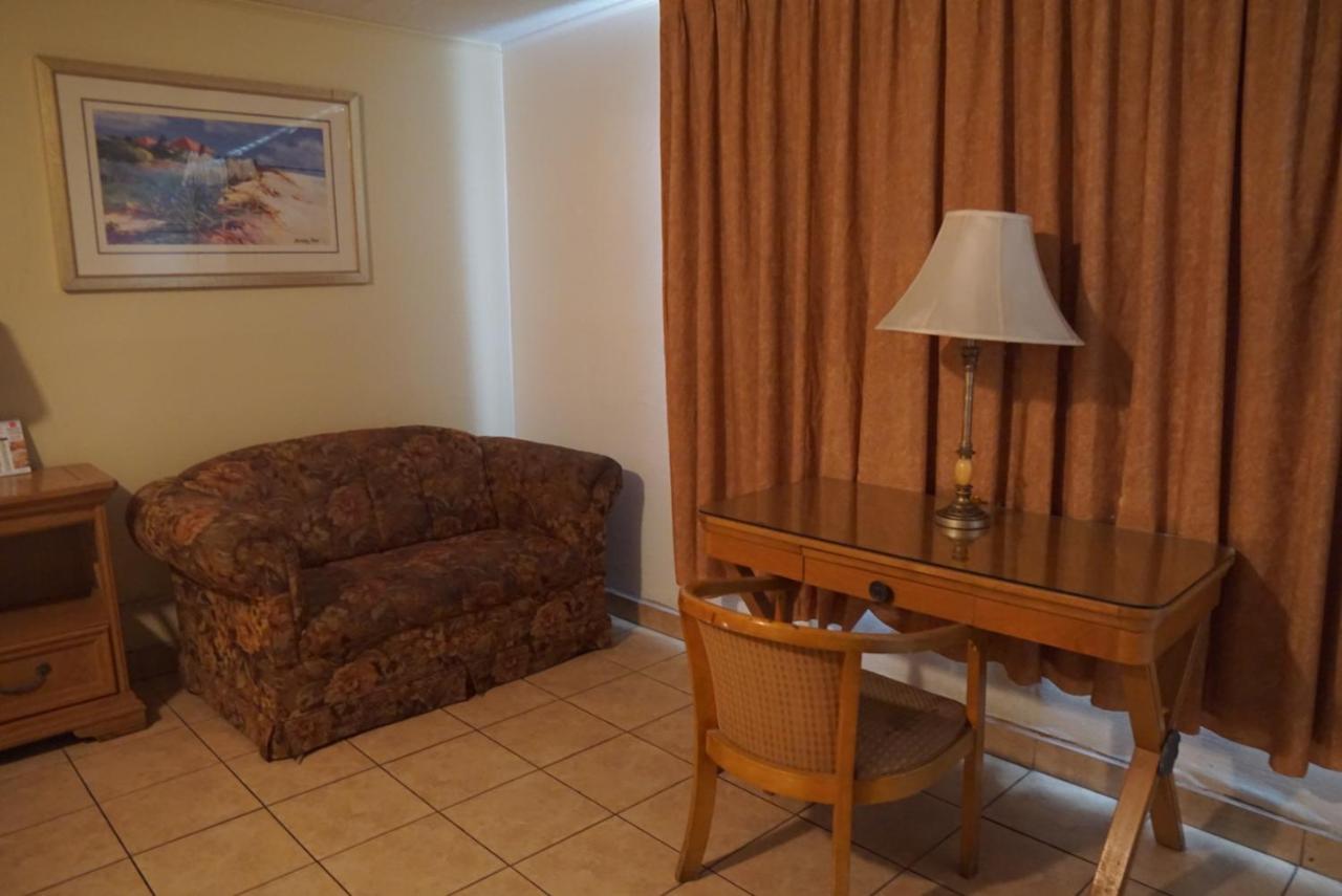| La Hacienda Hotel