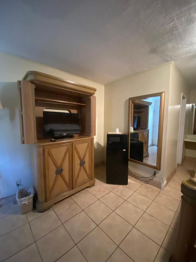 | La Hacienda Hotel