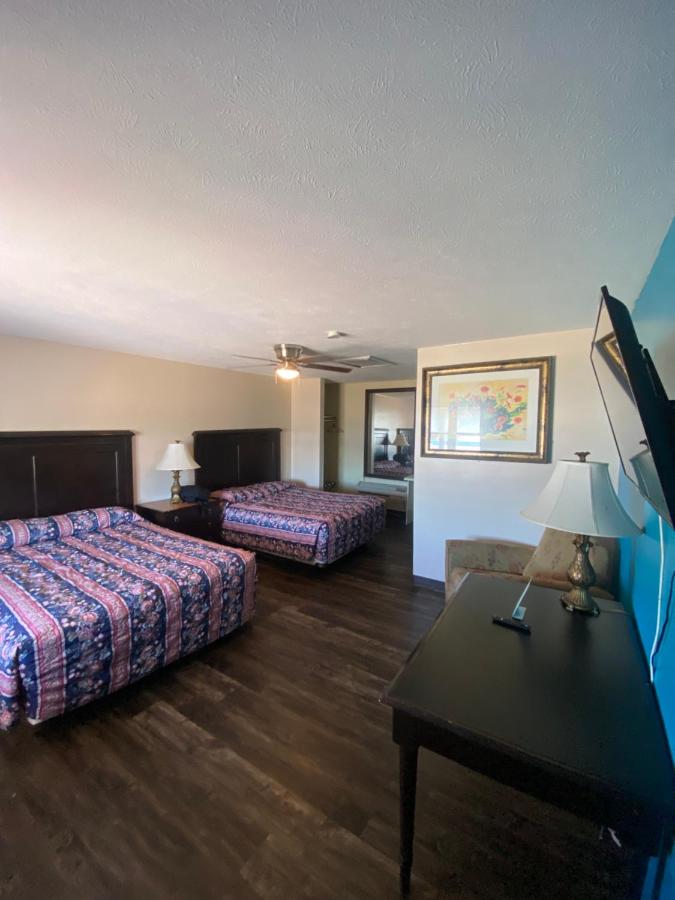 | La Hacienda Hotel