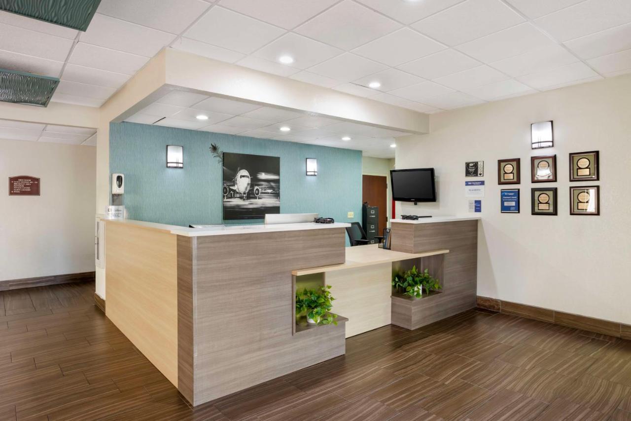 | Best Western Plus Springfield Airport Inn
