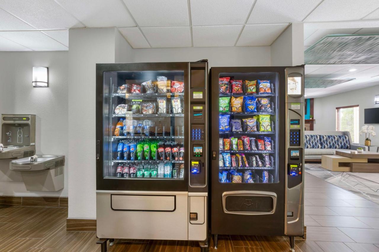 | Best Western Plus Springfield Airport Inn