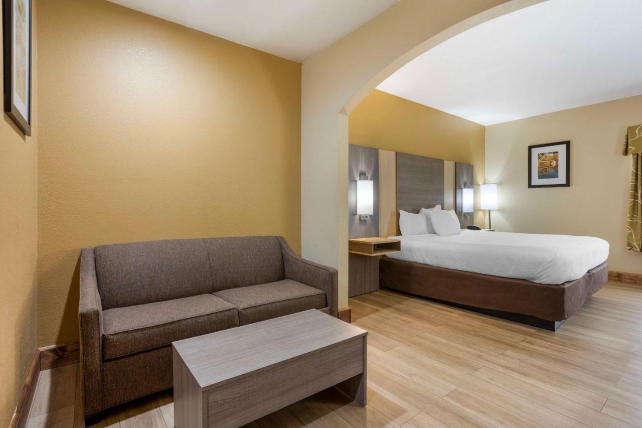 | Best Western Plus Springfield Airport Inn