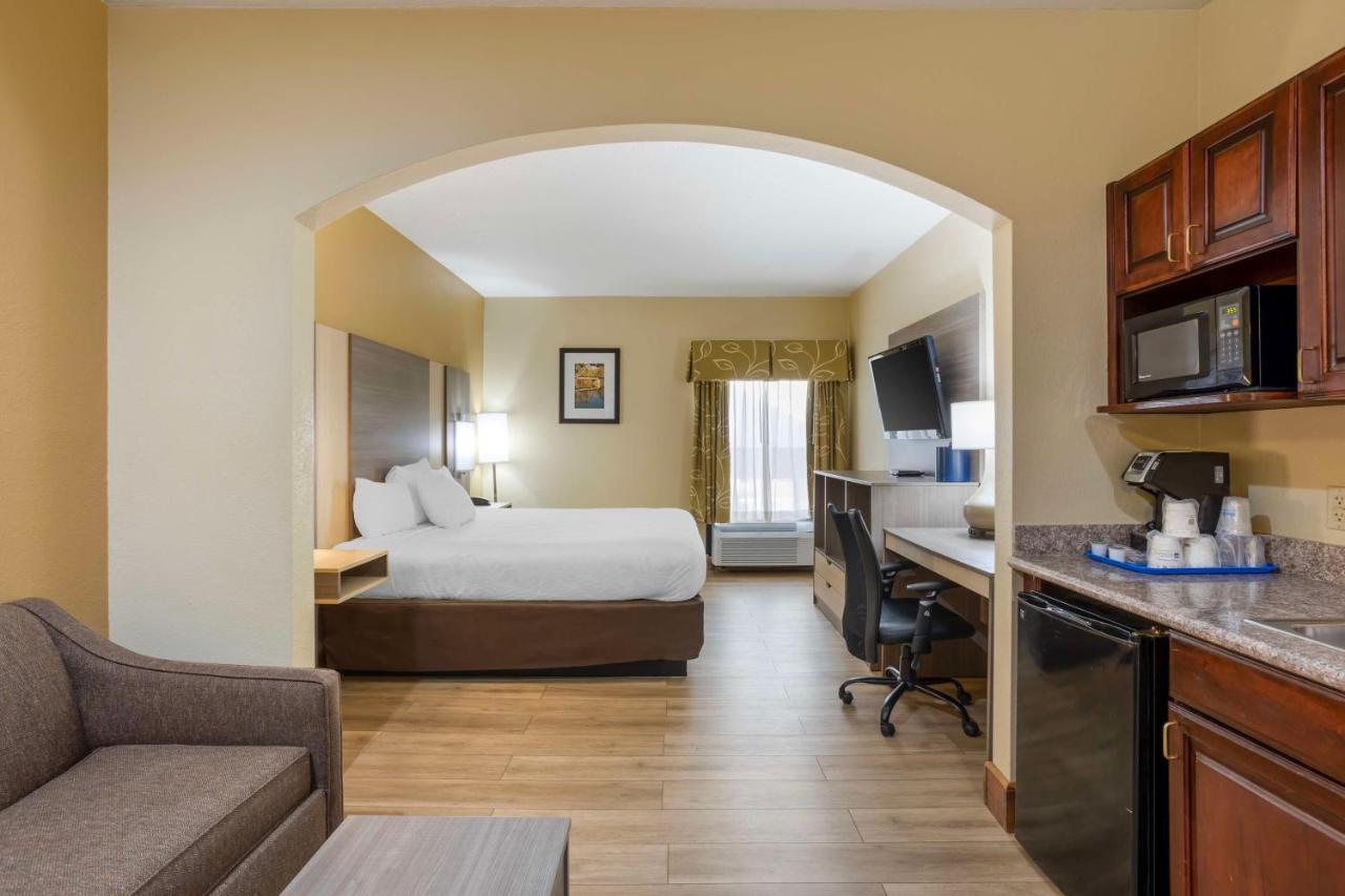 | Best Western Plus Springfield Airport Inn