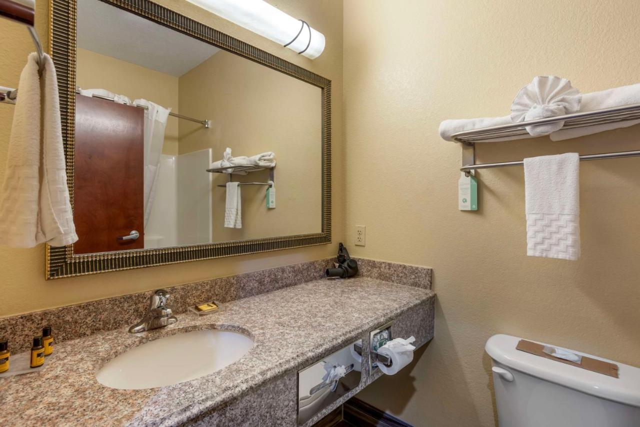 | Best Western Plus Springfield Airport Inn