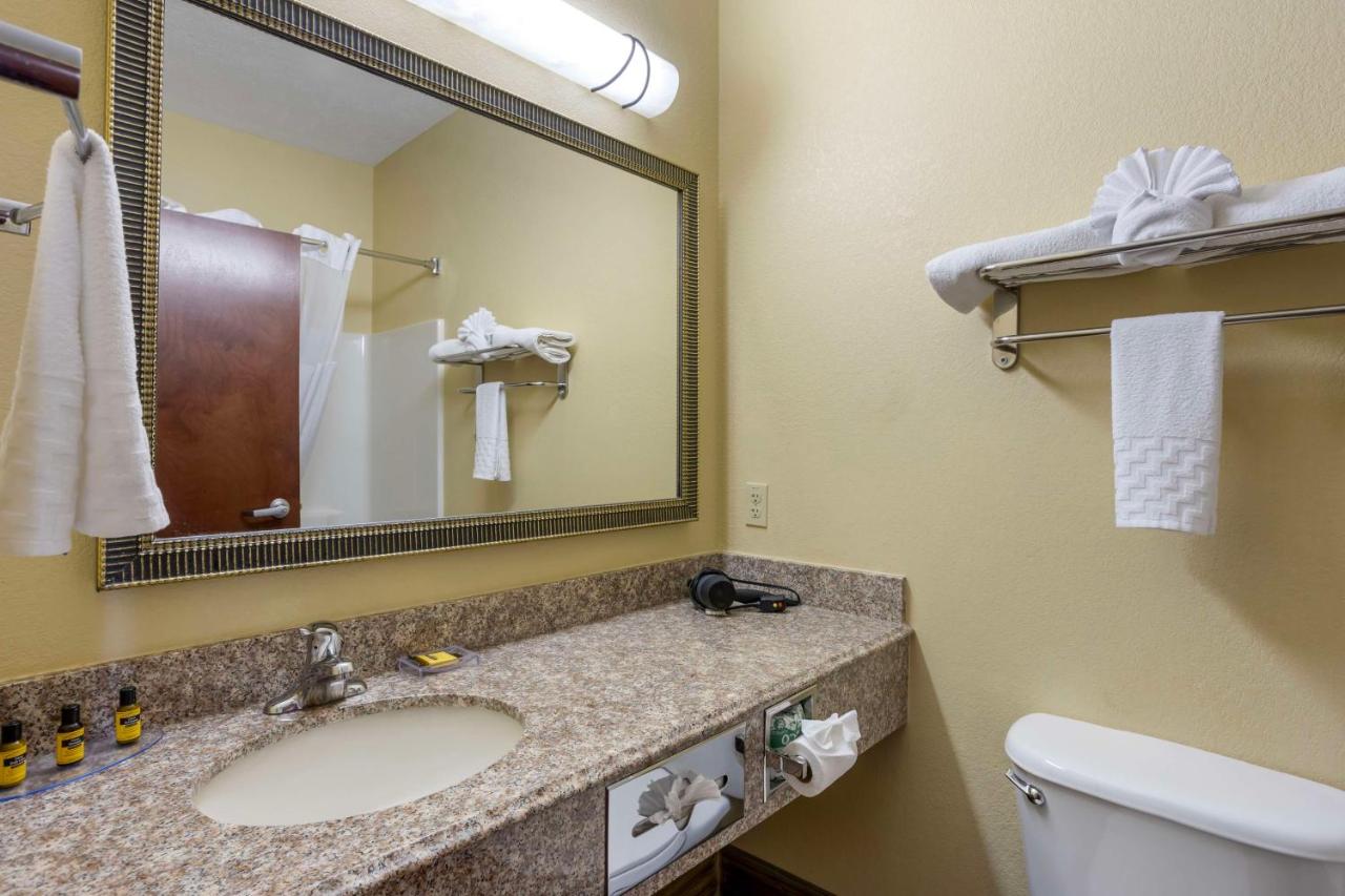| Best Western Plus Springfield Airport Inn