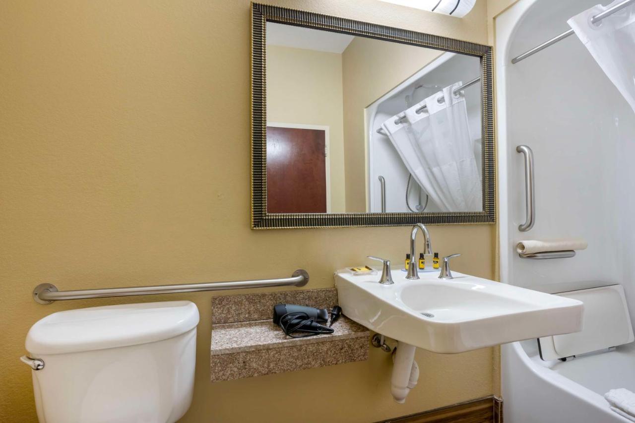| Best Western Plus Springfield Airport Inn