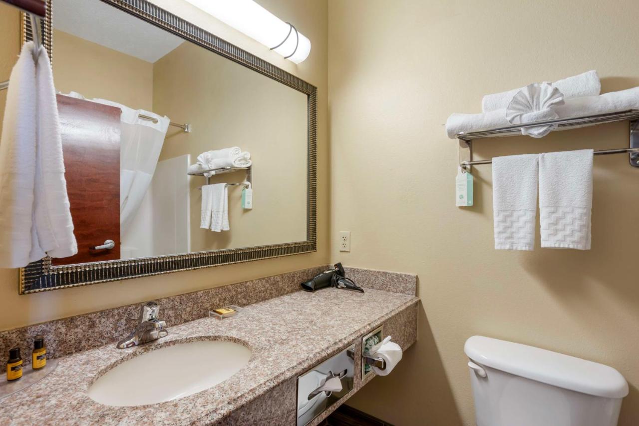 | Best Western Plus Springfield Airport Inn